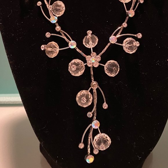 Crystal Statement Necklace and Earrings - Picture 4 of 4